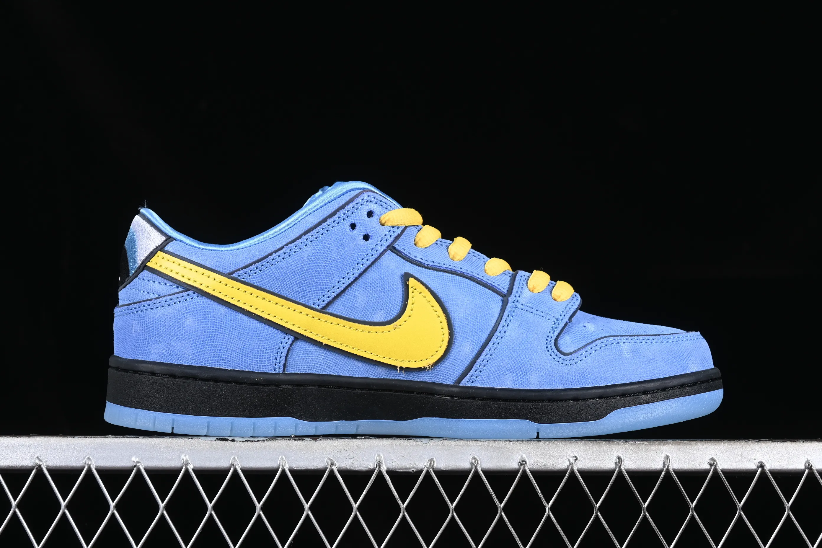 All Categories Nk SB Dunk Series Nk SB Dunk Low Low-top sneakers J version The Powerpuff Girls x Nk SB Dunk Low Powerpuff Girls joint model Low-top casual sneakers FZ8320-400